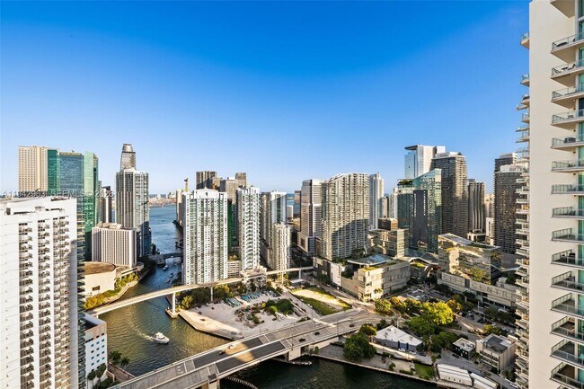 Building Photo - 90 SW 3rd St