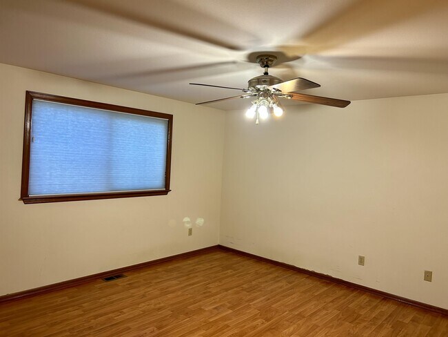 Building Photo - 2060 Oxford Ct
