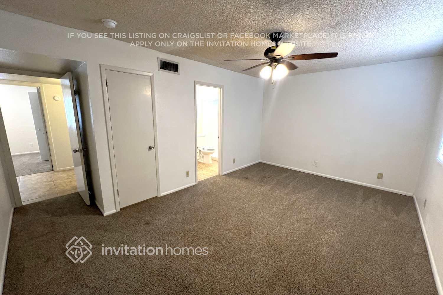 Building Photo - 1129 E Hampton Cir