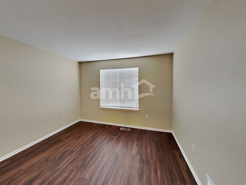 Building Photo - 4960 S Malaya Way