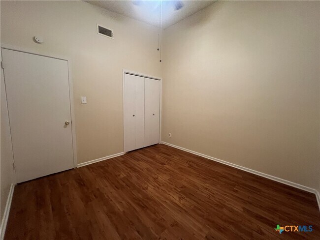 Building Photo - 1524 Shannon Cir