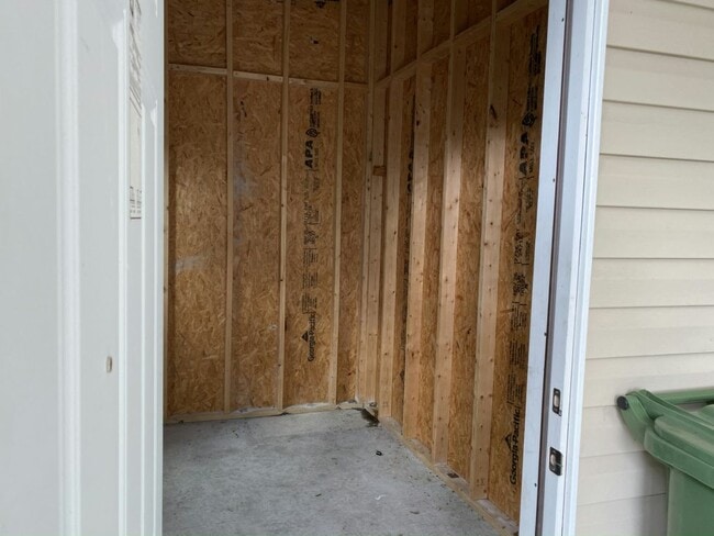 Building Photo - 2614 Azalea Pl