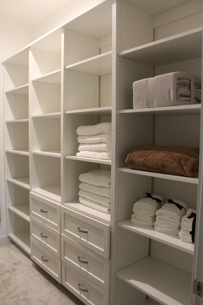 Master Bedroom Closet - 14601 Kingfisher Loop