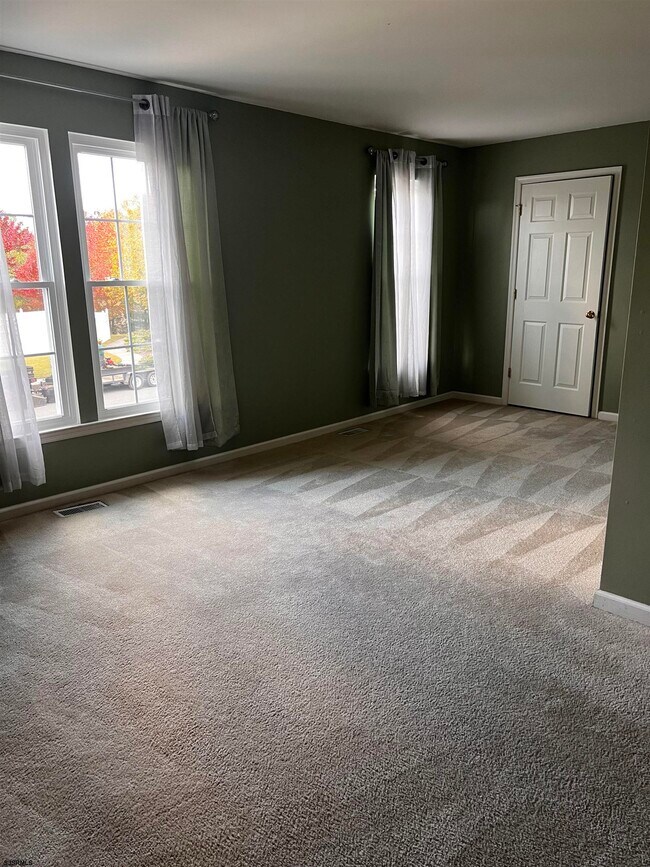 Building Photo - 704 St Thomas Dr