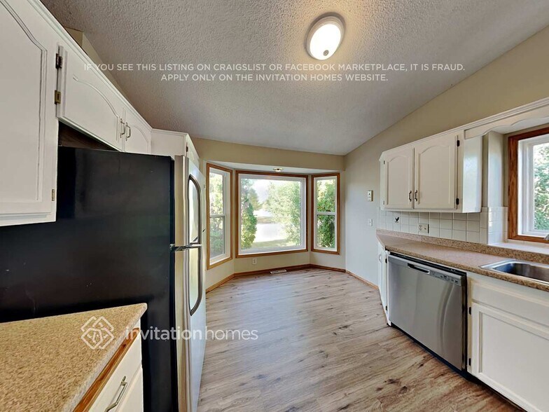 Building Photo - 9356 Vincent Ave N