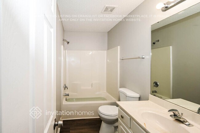 Building Photo - 7122 Lowen Rd