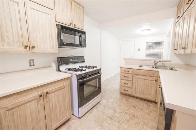 Building Photo - 3908 Dexter Ave