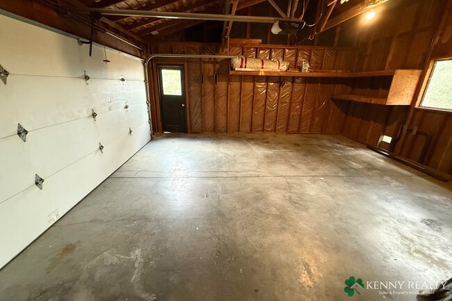 Building Photo - Spacious 4 Bedroom Home in San Mateo Hills with Dual Primary Suites