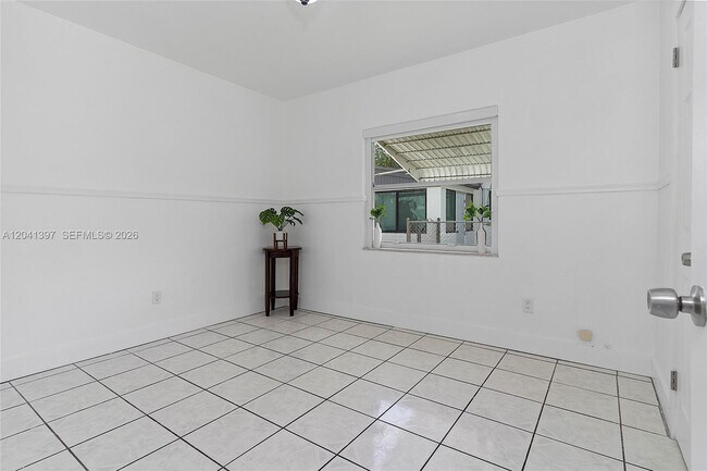 Building Photo - 2024 NE 174th St