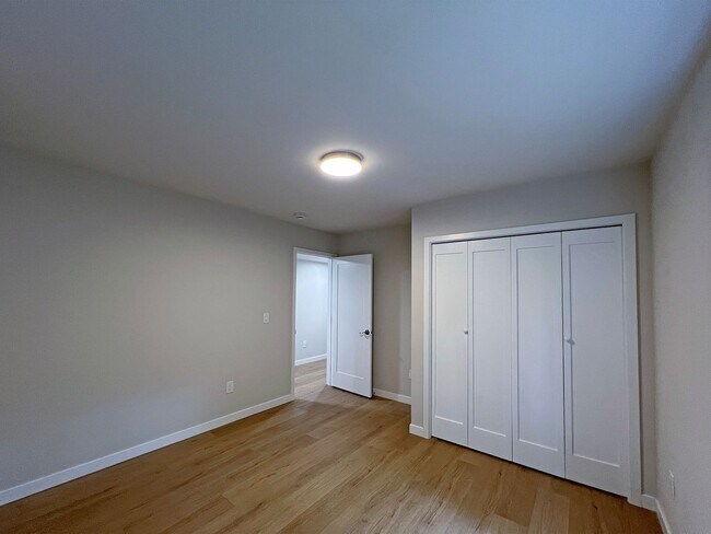 Building Photo - Freshly Remodeled 5BR Home in Prime Bellevue Enatai