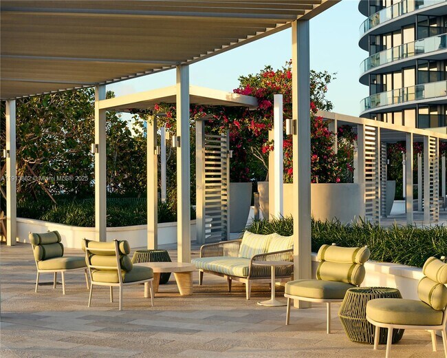 Building Photo - 500 Alton Rd