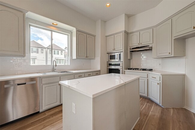 Building Photo - 2150 Stacy Knoll