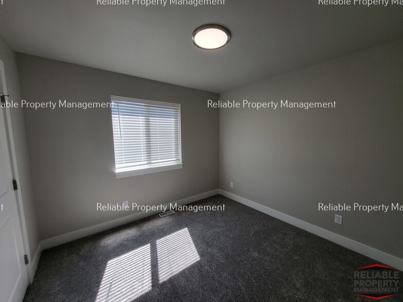 Building Photo - 1610 Hannah Ln