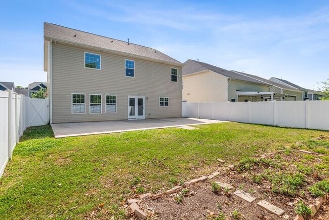 Building Photo - 5 Bedrooms in the heart of Summerfield!