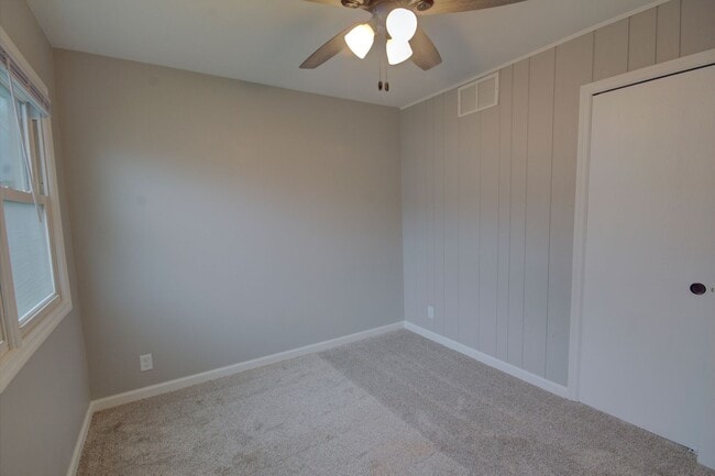 Building Photo - Remodeled 2 bed home