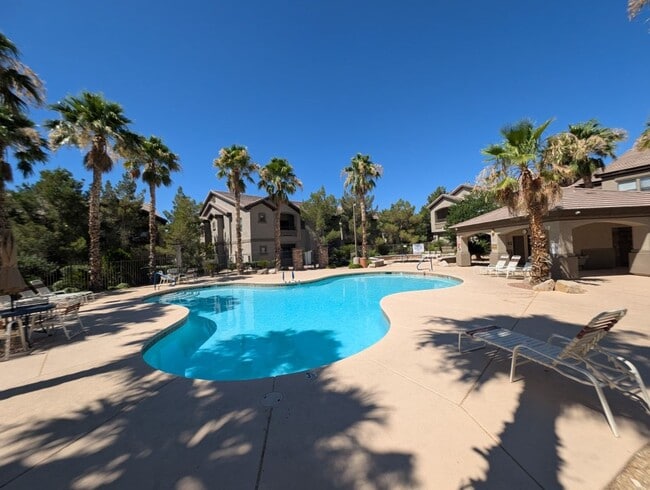 Building Photo - 8250 N Grand Canyon Dr