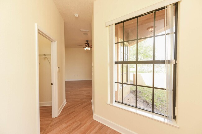 Building Photo - 4068 Gardenwood Cir