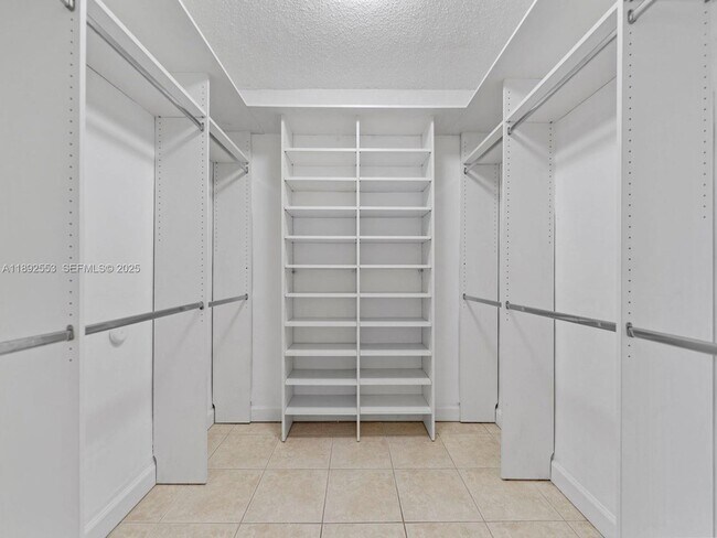 Building Photo - 9100 SW 95th Ave