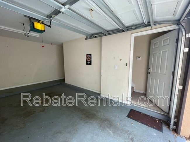 Building Photo - 10075 Gate Pkwy N