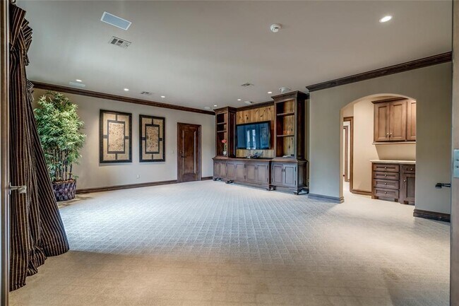 Building Photo - 5701 Mistletoe Ct