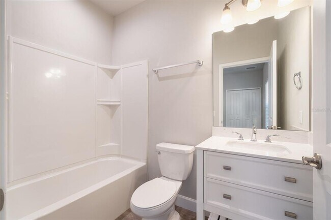 Building Photo - 622 NW 3rd Ave