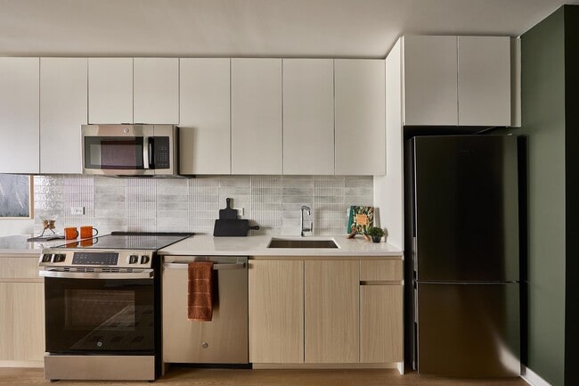 Building Photo - 505 Summit Ave