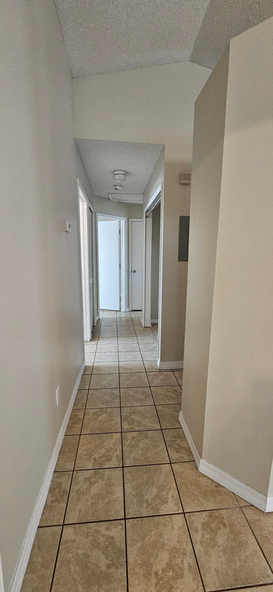 Building Photo - 206 Panorama Dr
