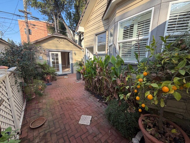 Building Photo - East Sacramento Home | 3 bedroom / 2 bathroom |1 bedroom 1 bath ADU | Available Now!