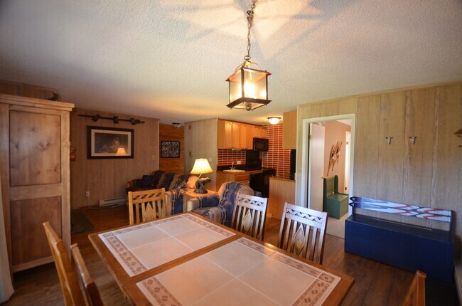 Building Photo - Year lease! Views of Quandary!
