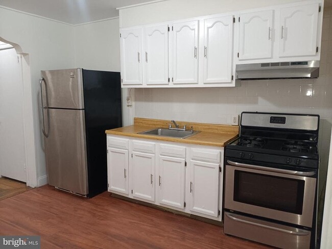 Building Photo - 2424 S Orkney St