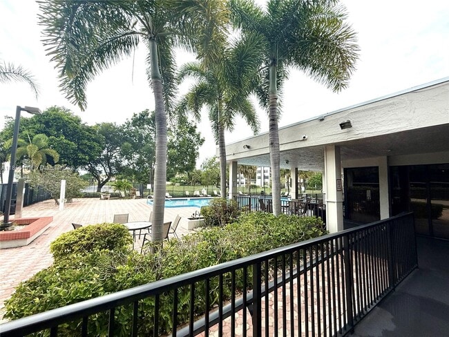 Building Photo - 1266 S Military Trail