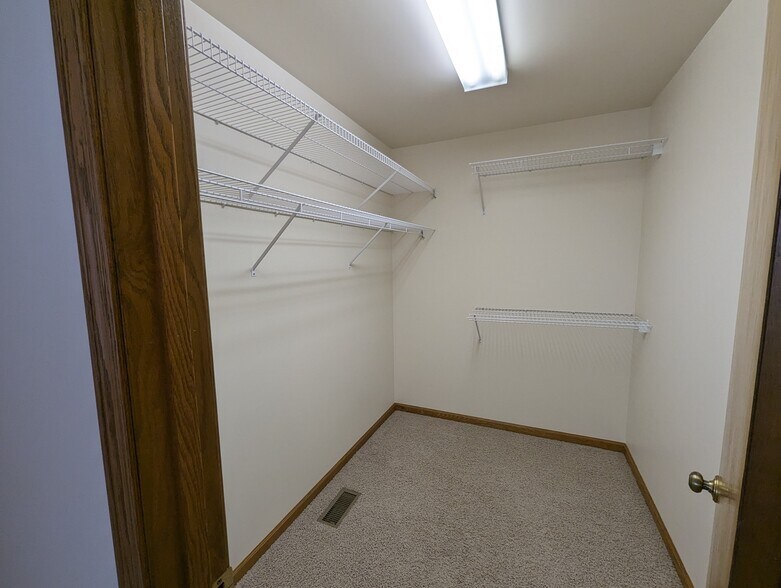 Building Photo - 500 Wildwood Dr