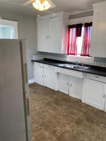 Building Photo - 1613 Park St