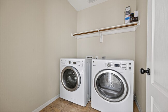 Building Photo - 4930 Ginger Bluff Trail