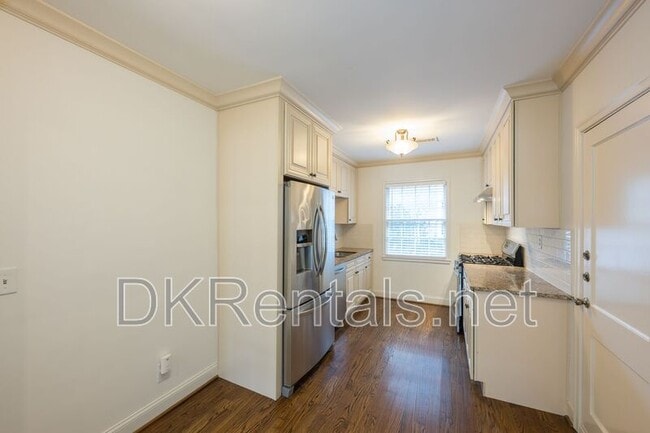 Building Photo - 55 Delmont Dr NE