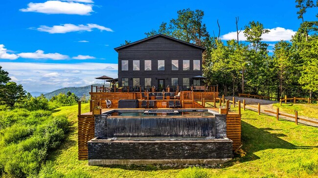 Building Photo - 264 Sonshine Ridge Rd