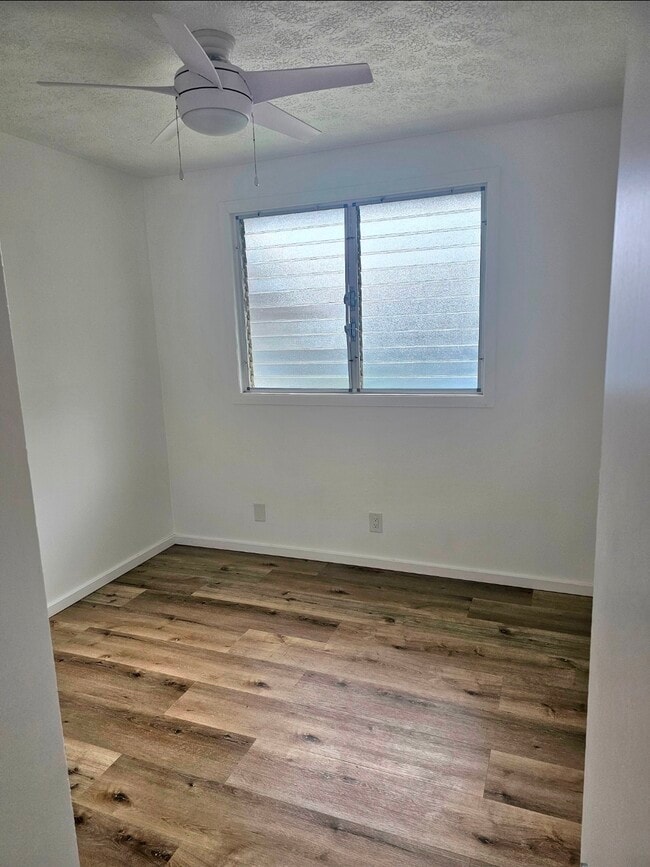 Building Photo - 56-344-344 Huehu St