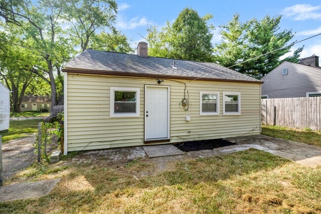 Building Photo - 2778 Grasmere Ave