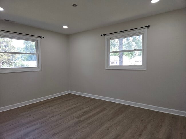 Building Photo - 34W739 Clyde Pkwy
