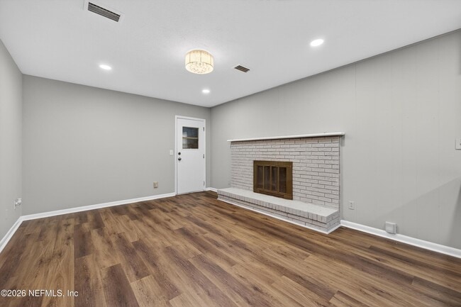 Building Photo - 8015 Jaguar Dr