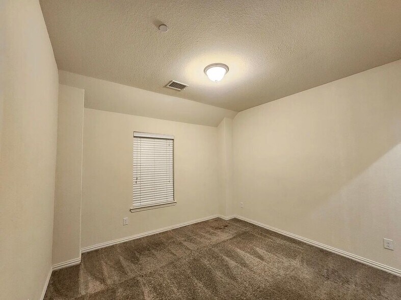 Building Photo - 4816 Bridgewater St