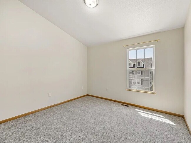 Building Photo - 3180 SW Arlan Ln