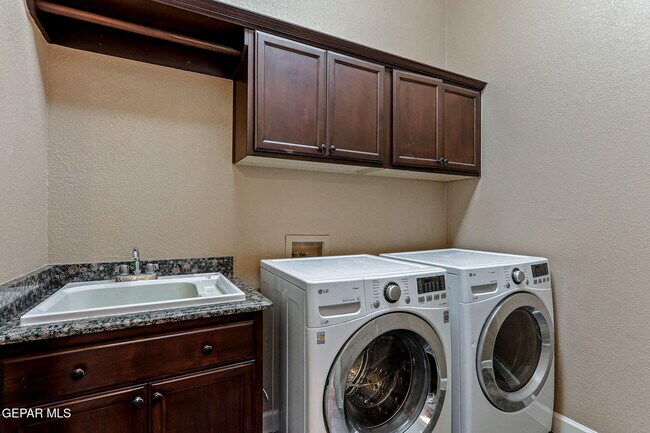 Building Photo - 3136 Destiny Point Dr