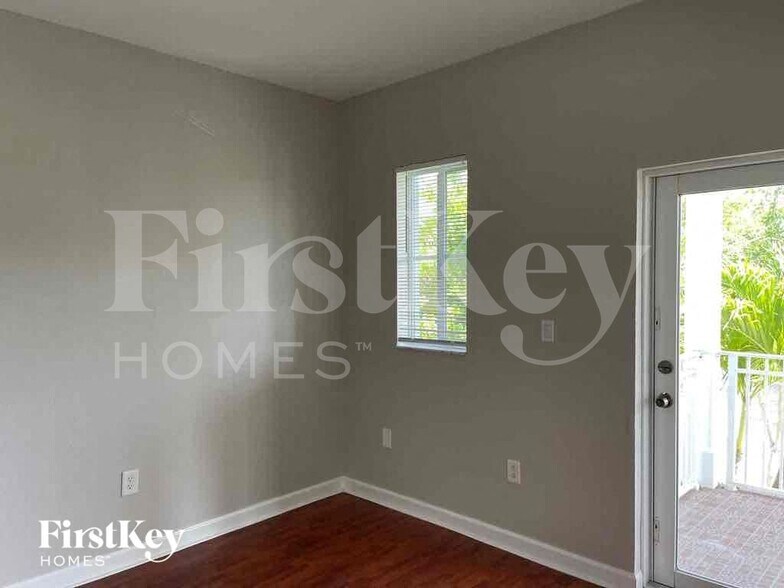 Building Photo - 3143 NE 4th St