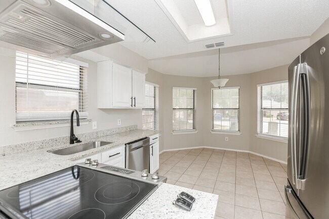 Building Photo - 5016 Santa Fe Ct