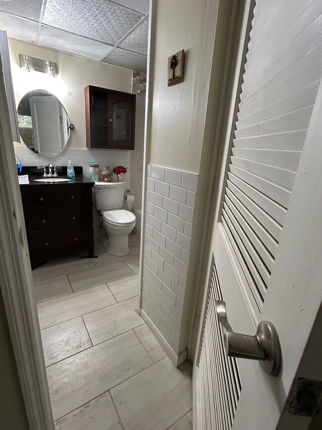 Building Photo - 2501 Harn Blvd