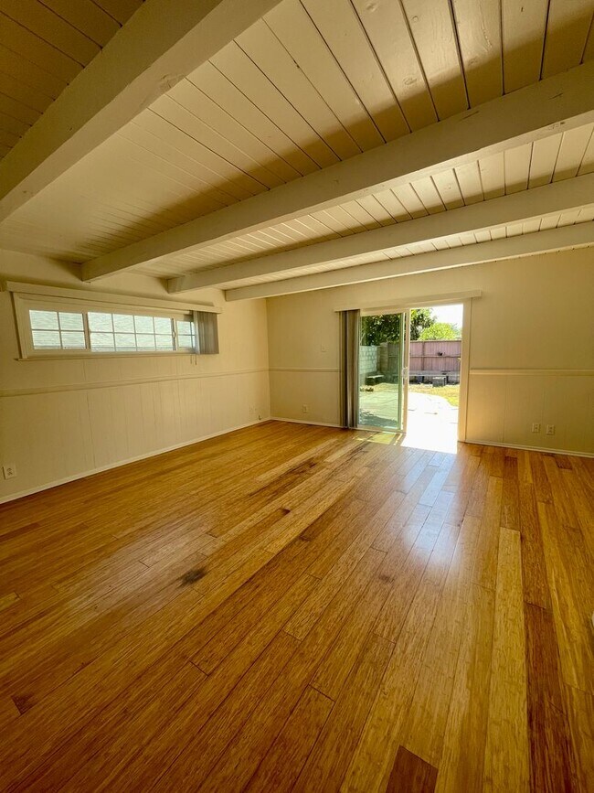 Building Photo - Updated 4-Bed 2-Bath | $4220 Mo | Large yard | Fruit Trees