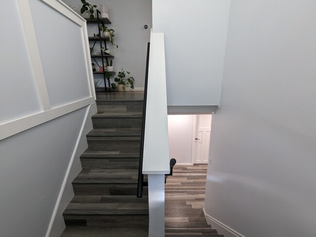 Building Photo - 2560 SW Belle Ave