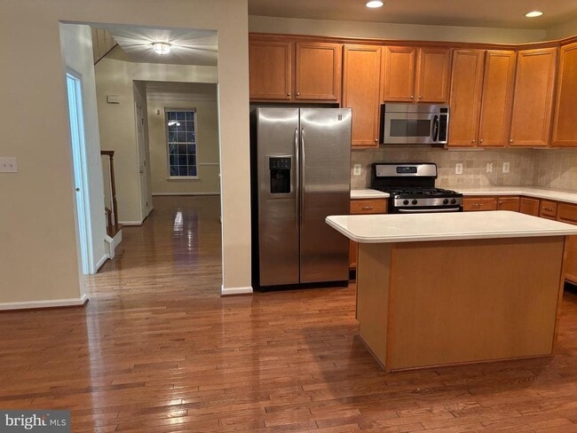 Building Photo - 43725 Banshee Heights Terrace