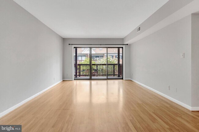 Building Photo - 208 Skyhill Rd